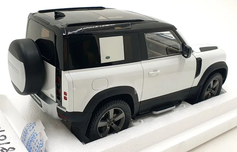 Almost Real 1/18 Scale Diecast 810707 - Land Rover Defender 90 2020 Fuji White