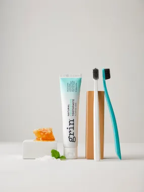 Freshening Toothpaste & 100% Recycled Toothbrush Set