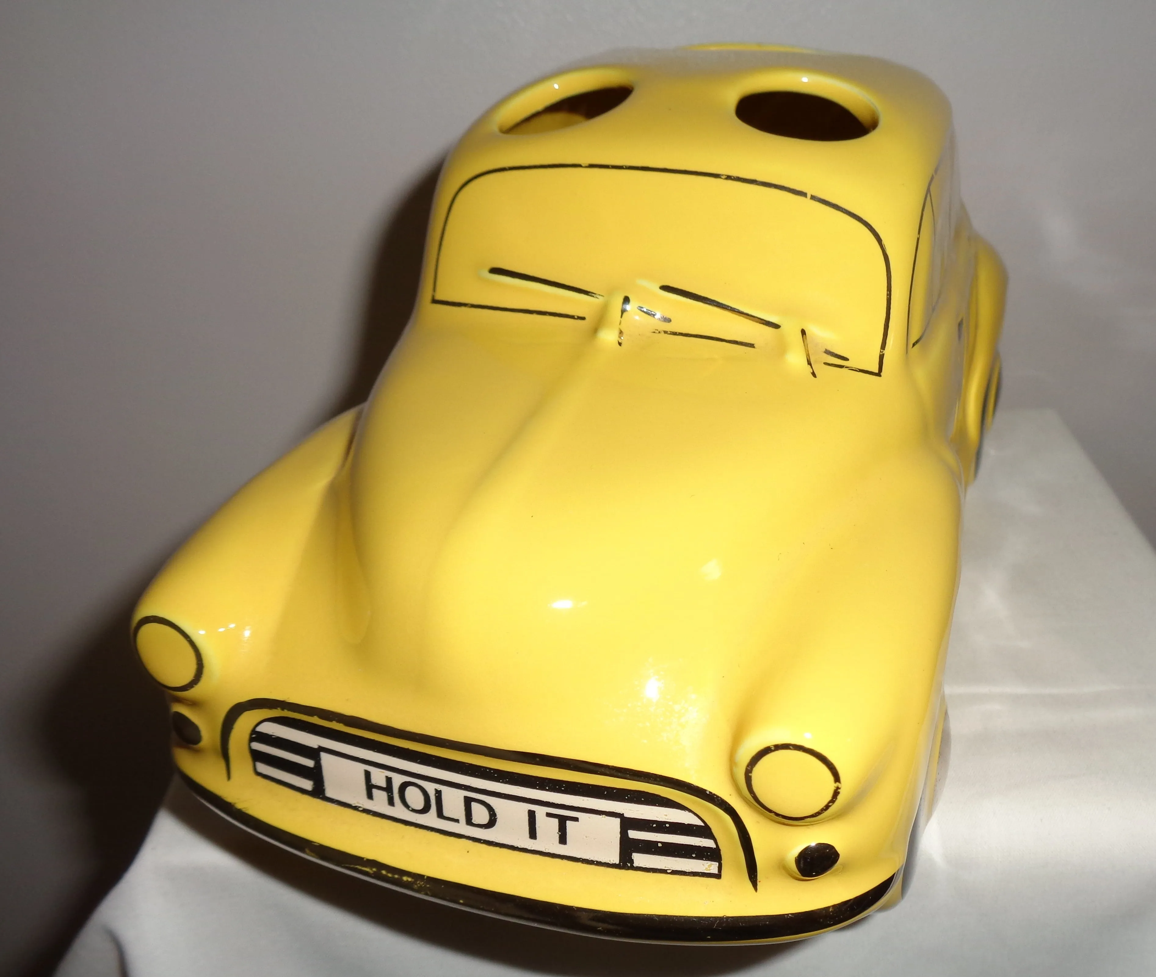 Yellow Morris Minor Sadler Hold It Desk Tidy