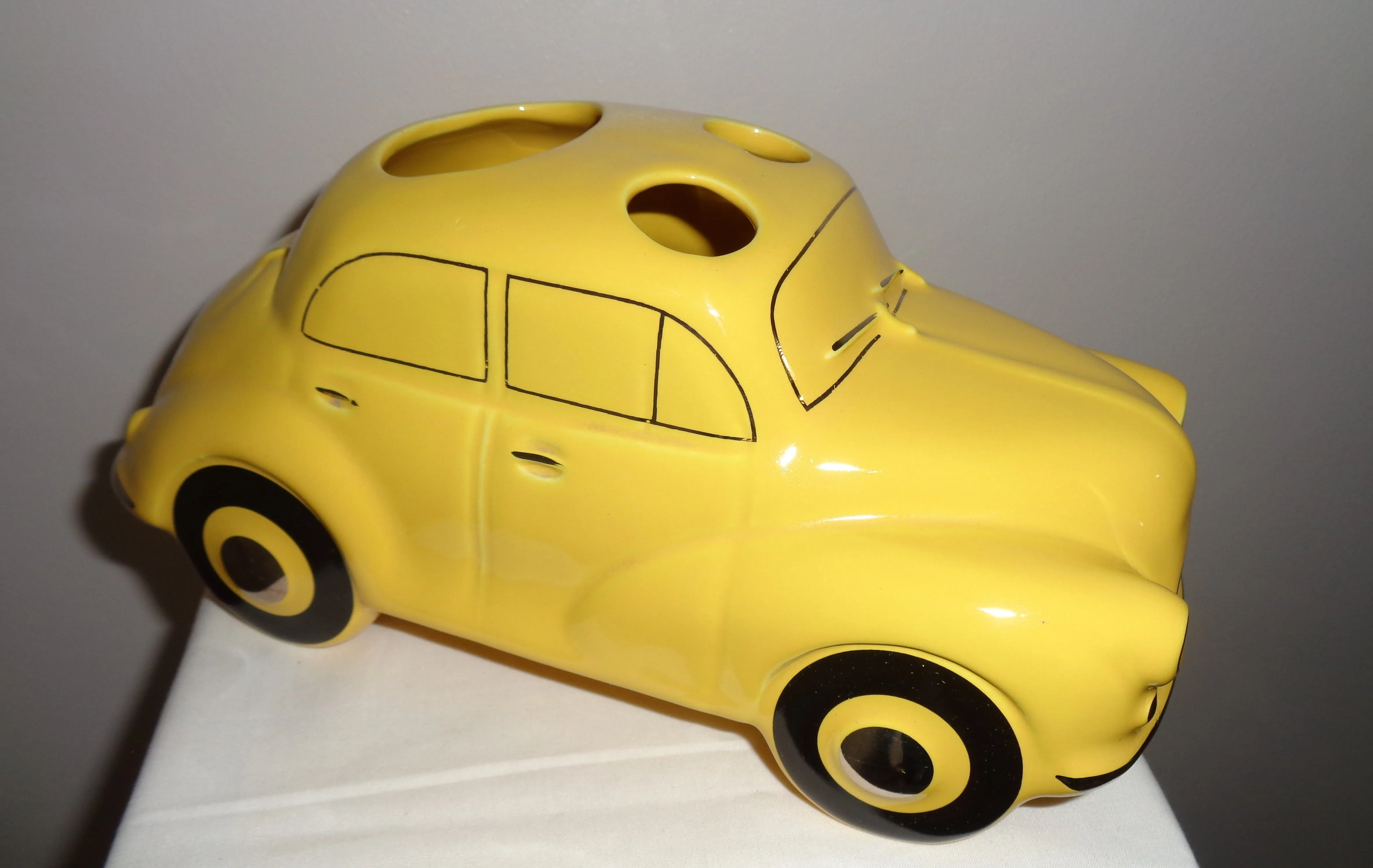 Yellow Morris Minor Sadler Hold It Desk Tidy